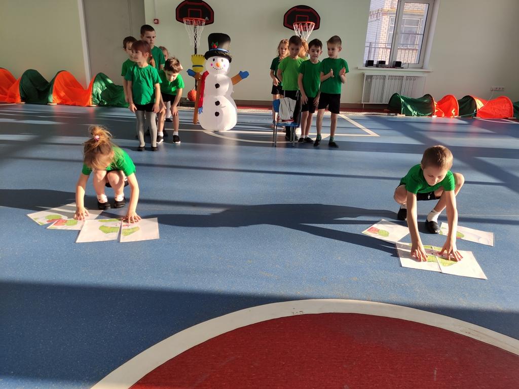 Спортивные соревнования «Веселые снеговики»